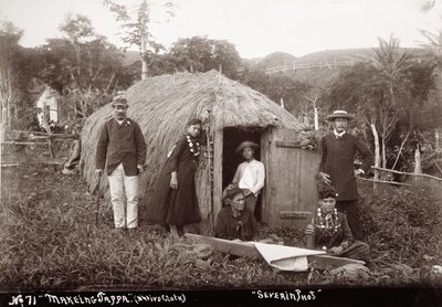 Å lage Tappa, en innfødt klut, ca. 1875 (sepia-bilde) av Unbekannt
