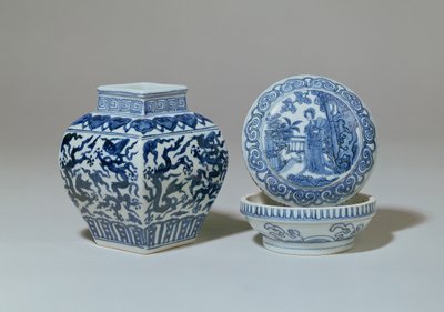Ming blå og hvit firkantet balusterkrukke og sirkulær boks, Chia Ching-perioden (1522-66) av Unbekannt