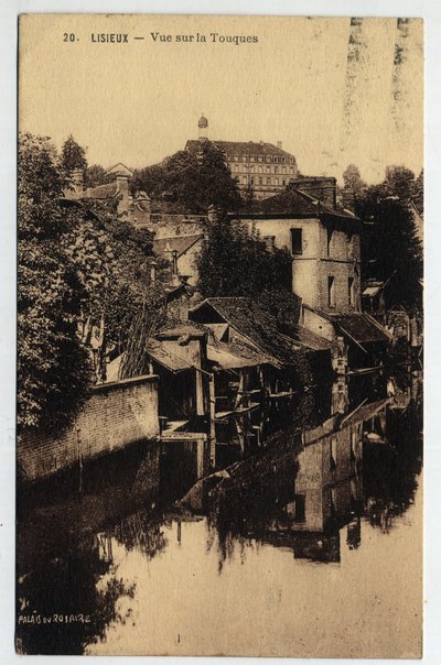 Normandie, Calvados (14), Lisieux: hus i utkanten av Touques - Postkort datert 1934 av William M. Timlin