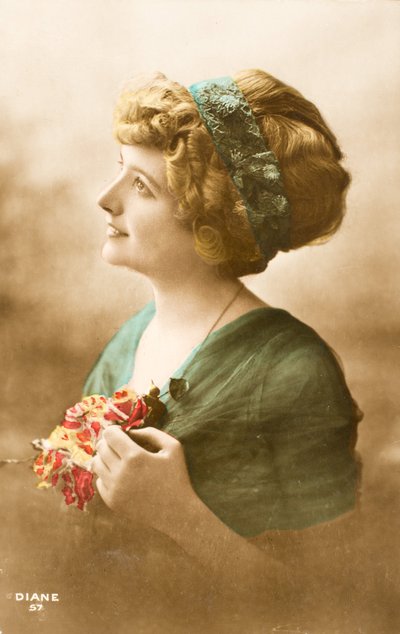 Gammelt postkort/Diana/Woman Belle Epoque av William M. Timlin