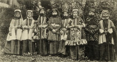 Osetini-kvinner i tradisjonell drakt Minoritetsgruppe i Sovjetunionen av Benjamin Baud