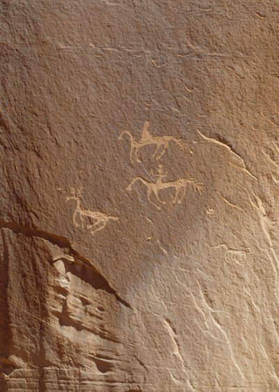Berggraveringer, Ledge Ruin, Canyon de Chelly National Monument, Arizona, USA av William M. Timlin