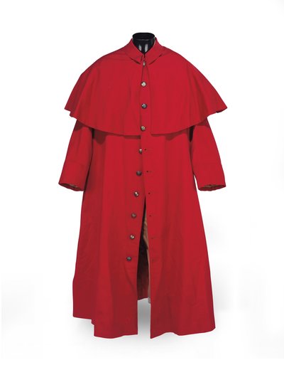 Scarlet caped greatcoat fra Spencer household footman