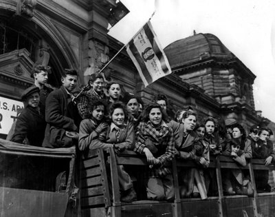 Andre (andre) verdenskrig (1939-1945) - Andre verdenskrig (2 eller andre verdenskrig): Tyskland fra 1946: En del av de 450 jødiske barna og ungdommene som overlevde fra dødsleirene for å bli fraktet til Marseille for å nå Palestina. av Unbekannt