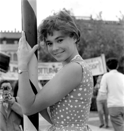 SKUESPILLEREN HEATHER SEARS I VENICE LIDO - 1957 av Unbekannt