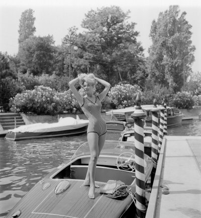 SKUESPILLEREN NADINE DUCA VED VENICE LIDO - 1960 av Unbekannt