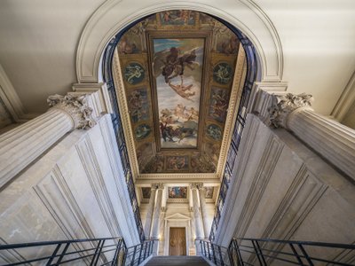 Trappen, arkitekt Charles Lelong (1793-1861) og Edouard Dubois (1795-1813), mellom 1840 og 1846. I taket fester Frankrike sine arkiver til tidenes morgen, maleri av Felix Jobbe Duval (1821-1889), mellom 1877 og 1881. Hotel de Soubise av Unbekannt