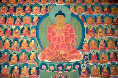 tibetansk buddhisme; veggmaling; meditere Buddha; mange små Buddhaer; Chemre Gompa kloster; Chemrey; Ladakh-regionen; Jammu og Kashmir; India; Sør-Asia; Asia av Unbekannt