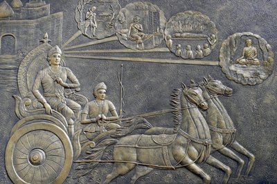 Tinh Xa Ngoc Chau buddhisttempel, The Life of the Buddha, Siddhartha Gautama, Prince Siddhartha ba en vognfører ta ham med på en rekke turer gjennom landsbygda, Chau Doc, Vietnam, 2018 (bilde) av Unbekannt