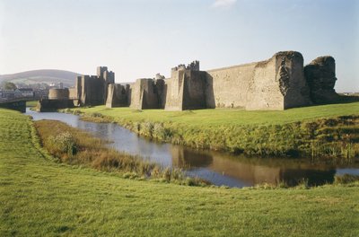 Utsikt over Caerphilly Castle, Glamorgan, Wales, bygget 1268-77 (bilde) av Unbekannt