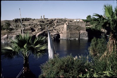 Utsikt over Elephantine Island (bilde) av Unbekannt