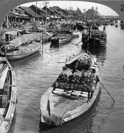 En travel godskanal i Tokyo, Japan, 1904. av Underwood and Underwood