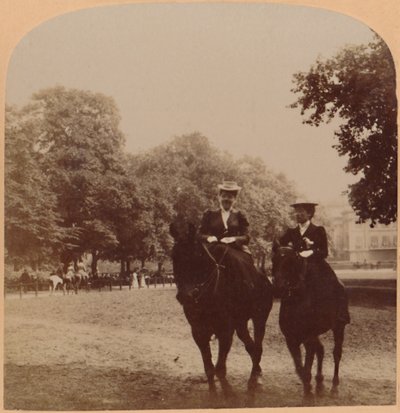 An Early Morning Ride, Rotten Row, Hyde Park, London, England, 1896. av Underwood and Underwood