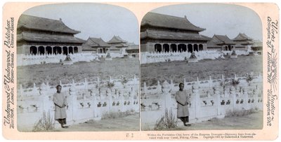 Hjemmet til enkekeiserinne, Peking, Kina, 1901. av Underwood and Underwood