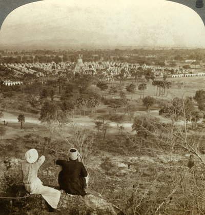 Pagoder, Mandalay, Burma, ca 1900-tallet. av Underwood and Underwood