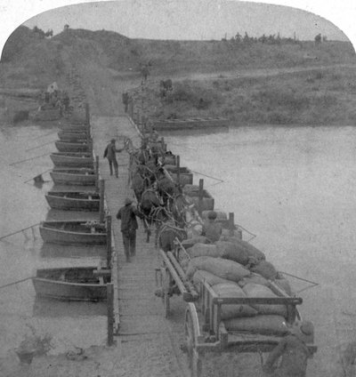 Pontongbro over Modder-elven, Boer War, Sør-Afrika, 1900. av Underwood and Underwood