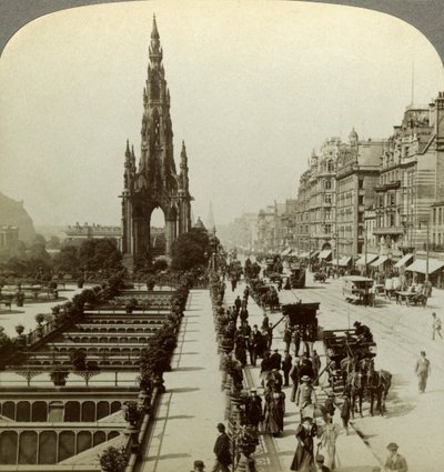 Princes Street og Scott-monumentet, Edinburgh, Skottland, ca. sent på 1800-tallet. av Underwood and Underwood