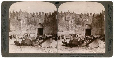 Damaskus-porten, den nordlige inngangen til Jerusalem, Palestina, 1896. av Underwood and Underwood