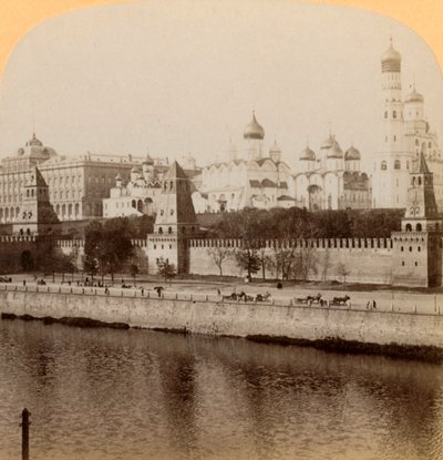 Kreml, Moskva, Russland - Der ligger våre gamle tsarer og sover, 1898. av Underwood and Underwood