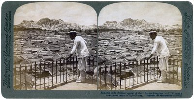 De rotete takene i Seoul, hovedstaden i Eremittriket Korea, 1904. av Underwood and Underwood