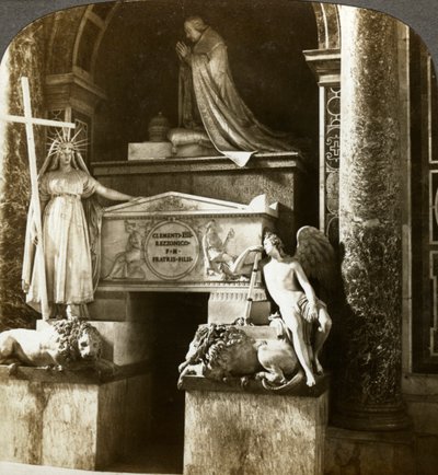 Graven til pave Clemens XIII, Peterskirken, Roma, Italia. av Underwood and Underwood