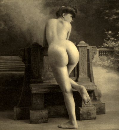 Naken kvinne, ca. 1900 (sepia-bilde) av Unknown