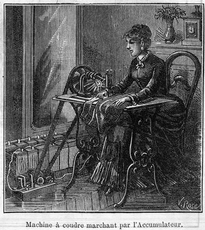 Bruk av Faure-batterier: elektrisk symaskin som går gjennom akkumulatoren. Gravering i "" Le Monde Illustré"" av Unknown artist