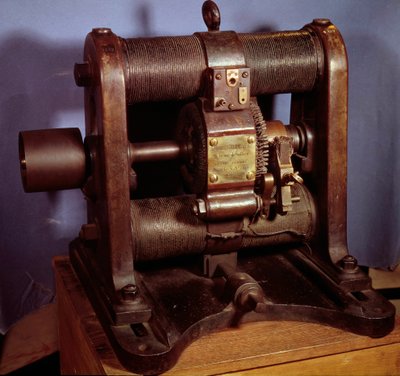 Dynamo-elektrisk maskin av type Gram som produserer likestrøm, realisert i 1877 av Sautter- og Lemonnier-fabrikkene. 1877. av Unknown artist