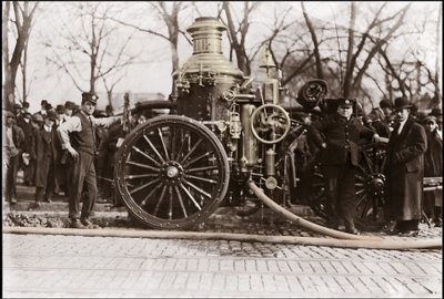 Brannpumpe fra New York Fire Brigade 1909. av Unknown artist