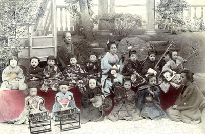 Japanese Children playing music, late 19th century av Unknown artist