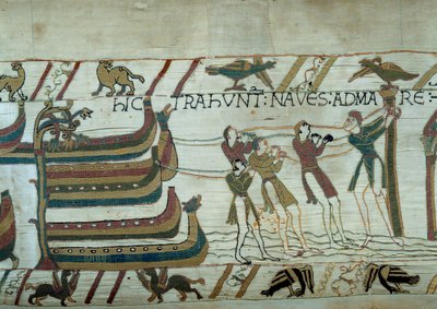 Erobringen av England av hæren til hertugen av Normandie Vilhelm Erobreren (1027-1087): knapt bygde skip settes til sjøs Detalj av billedvev av Bayeux eller broderi av dronning Mathilde av Unknown artist
