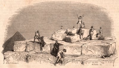 Utsikt fra toppen av den store pyramiden i Khufu: en gruppe europeere som ankommer toppen hjulpet av egyptere av Unknown