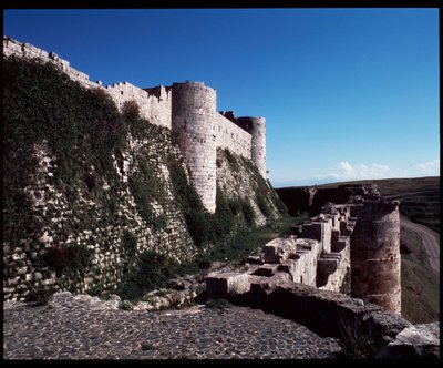 Utsikt over Krak of the Knights, Crusader castle, ca. 1100 (Fotografi) av Unknown artist