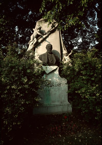 Utsikt over graven til den østerrikske komponisten og dirigenten Franz von Suppe (1819-1895) på den sentrale kirkegården i Wien (Zentralfriedhof), Østerrike av Unknown artist