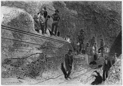 Utsikt fra bunnen av Kimberley-diamantgruven i Sør-Afrika. av Unknown artist