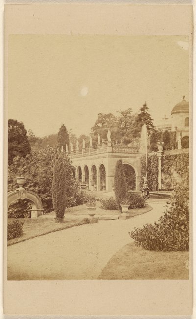 Alton Gardens – Piazza og fontene av Unknown artist