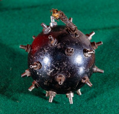 Bombe brukt av Felice Orsini (1819-1858) gjerningsmannen til angrepet 14.01.1858 mot Napoleon III. Pais, politiprefektur av Unknown artist