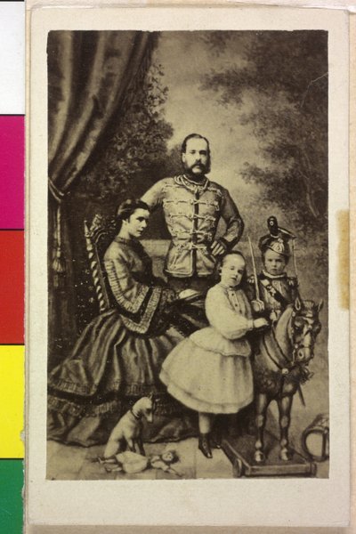 Østerrikes keiser med familie Franz Joseph I av Unknown artist