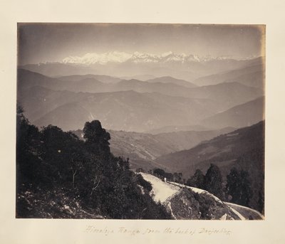 Himalaya-fjellkjeden fra baksiden av Darjeeling av Unknown artist