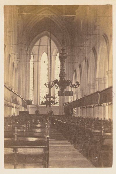 [Innvendig utsikt over en kirke] av Unknown artist