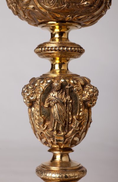 Metallsmedarbeid. Kalk. Gave fra kaniken A. Le Vaillant de la Bassarderie, dekan ved katedralen kapittel 1726 til 1758. 1700-tallet. Detalj. av Unknown artist