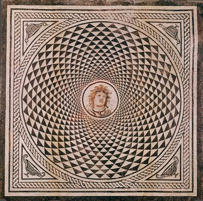 Mosaikkgulv med Medusahode av Unknown artist