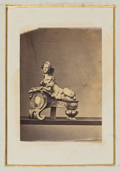[Liten sfinks-ottoman] av Unknown artist
