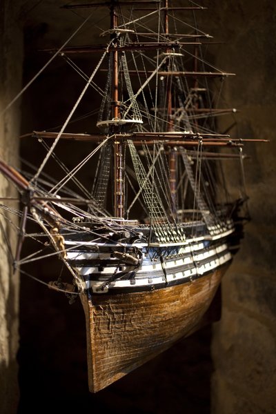 Marengoen. Votivmodell, sett fra baugen, etter 1810. Modell av tre, modige og vegetabilske fibre. Marinemuseet i Brest. av Unknown artist