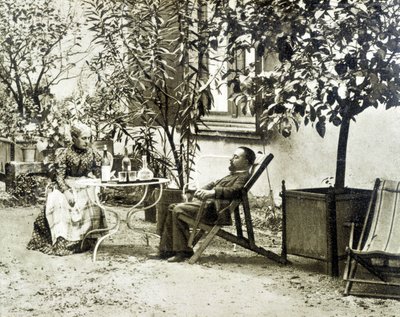 Toulouse Lautrec med sin mor, på Château de Malromé av Unknown artist
