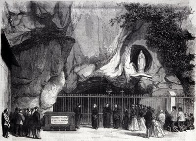 Utsikt over grotten i Lourdes i de høye Pyreneene der Jomfruen viste seg for Bernadette Soubirous (1844-1879) i 1858, nåværende pilegrimssted. Gravering av 1800-tallet av Unknown artist