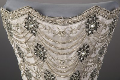 Brudekjole bodice av Unknown artist