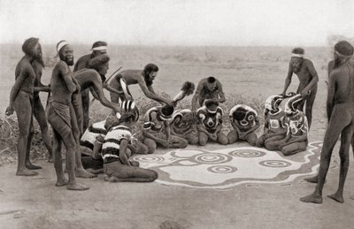 Den totemiske seremonien til Warramunga-stammen, Australia av Unknown photographer