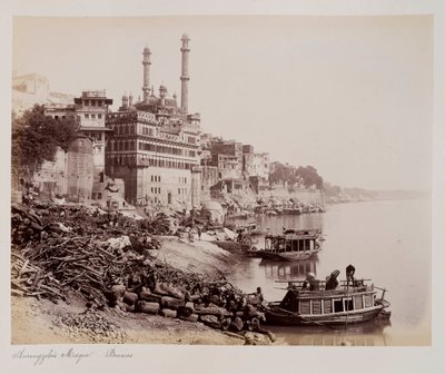 Aurangzebs moske, Benares, ca. 1885 (sepia-bilde) av Unknown photographer