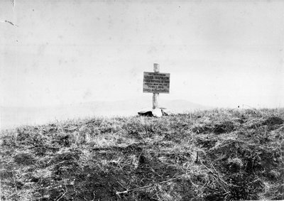Tavle reist av Royal Scots Fusiliers for å markere stedet der Prince Imperial falt, 1879 av Unknown photographer